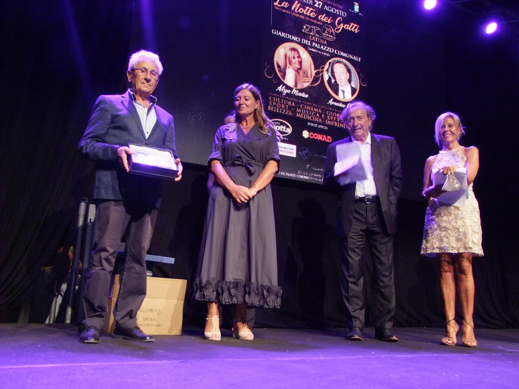 MINTURNO: MARIO RIZZI PREMIATO CON IL GATTO D'ORO PER LA LETTERATURA NEL COMUNE DI LATINA