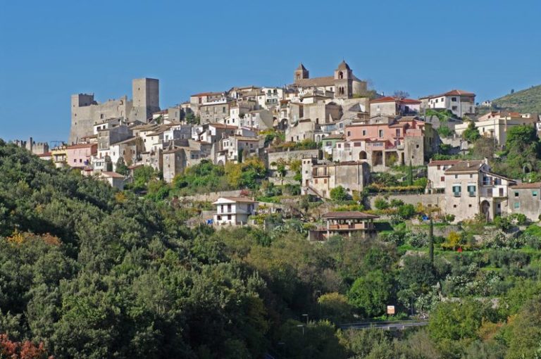 Chiesta rimozione di una vignetta ritenuta “blasfema” su Fra’ Diavolo