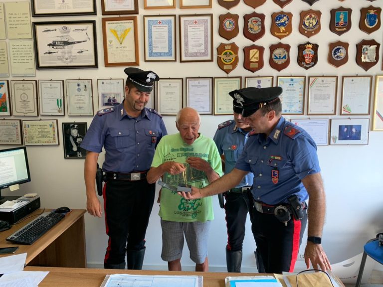 Rapina un anziano, intercettato ed arrestato