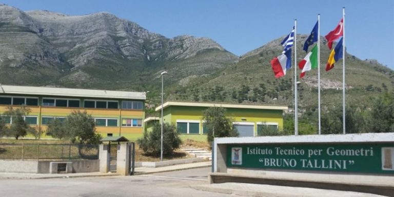 L’Istituto Tallini presenta il percorso fotografico “I castelli. Ieri, oggi e domani”