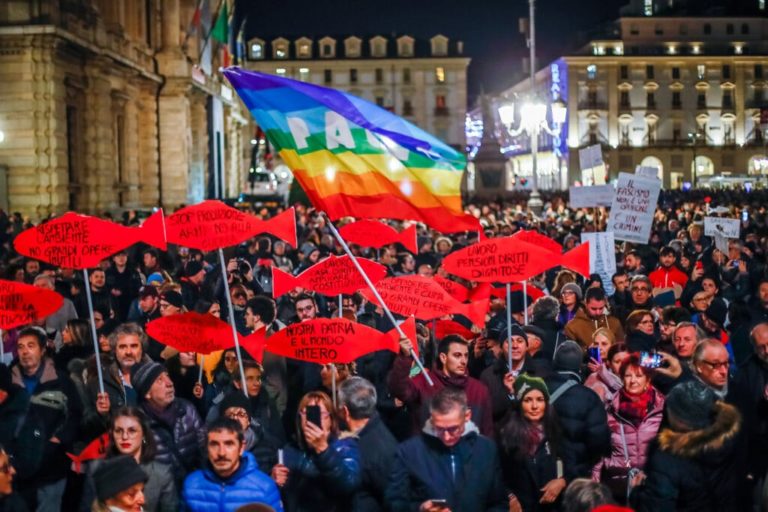 MOBILITAZIONE DEL SUD PONTINO PER IL FLASHMOB DELLE SARDINE