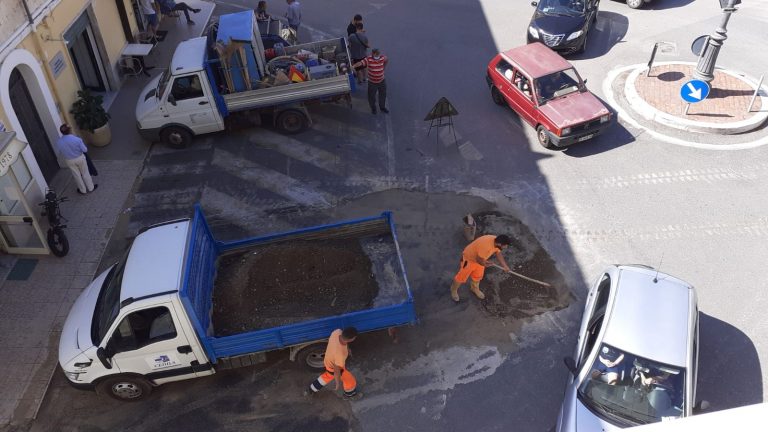 Minturno. Effettuata da Acqualatina la riparazione della condotta in Piazza Annunziata