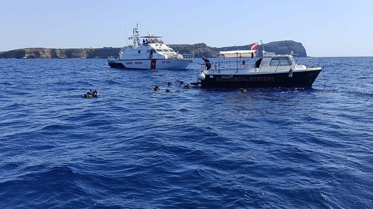 VENTOTENE E PONZA: LA GUARDIA COSTIERA COMMEMORA IL PIROSCAFO POSTALE SANTA LUCIA AFFONDATO DAGLI INGLESI IL 24 LUGLIO 1943