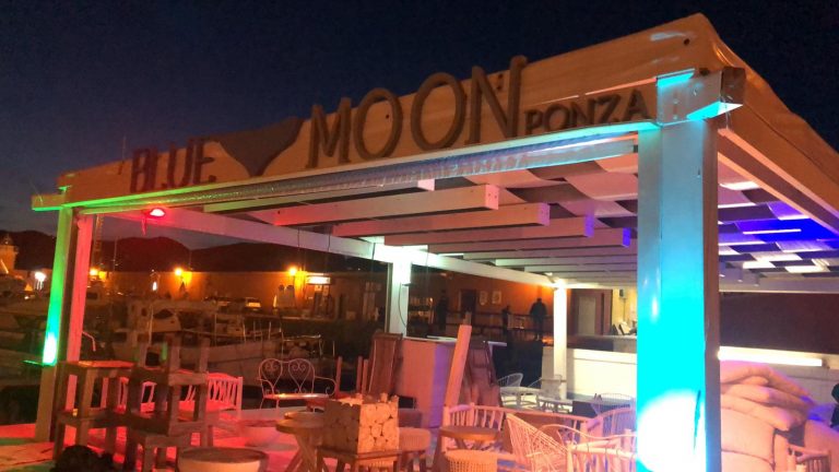 PONZA: RIAPRE IL BLUE MOON, LOCALE ALLA MODA DELLA MOVIDA