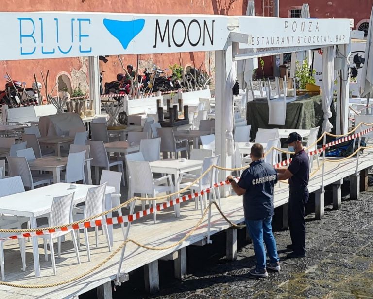 PONZA: I CARABINIERI ESEGUONO SEQUESTRO PREVENTIVO DEL RISTORANTE BLUE MOON