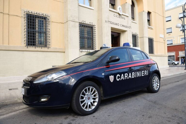 I CARABINIERI SORPRENDONO CINQUANTUNENNE EVASO DAGLI ARRESTI DOMICILIARI