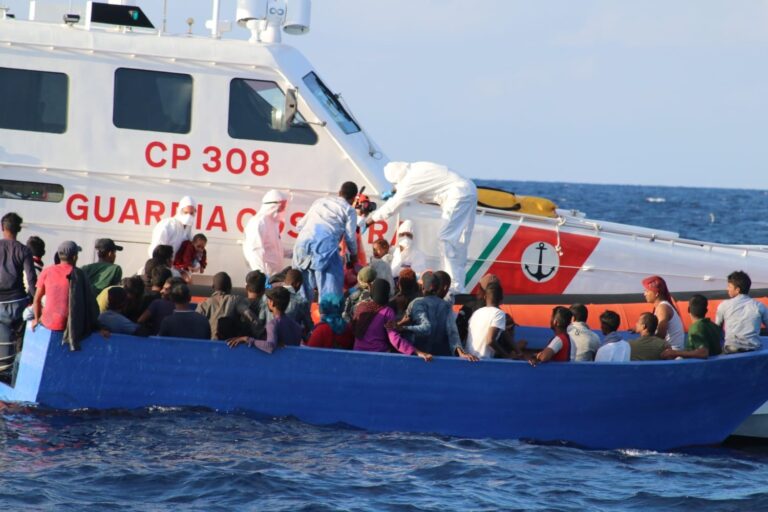 GUARDIA COSTIERA DI GAETA SI COPRE DI ONORE NELLE ACQUE DEL CANALE DI SICILIA, CON EQUIPAGGIO DI PONZA