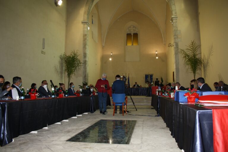 FONDI: CONVOCATO IL CONSIGLIO COMUNALE MERCOLEDI’ 9.30 CON 8 PUNTI IN DISCUSSIONE