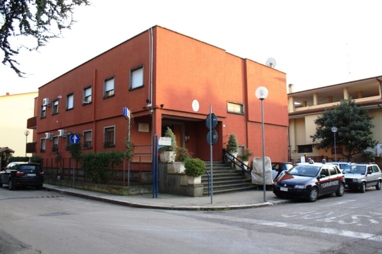 FONDI: AGLI ARRESTI DOMICILIARI PER ORDINE DELLA PROCURA DELLA REPUBBLICA DI CUNEO