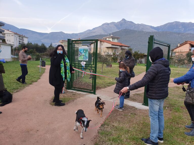 FORMIA: AREA SGAMBAMENTO PER CANI, LUCI E OMBRE