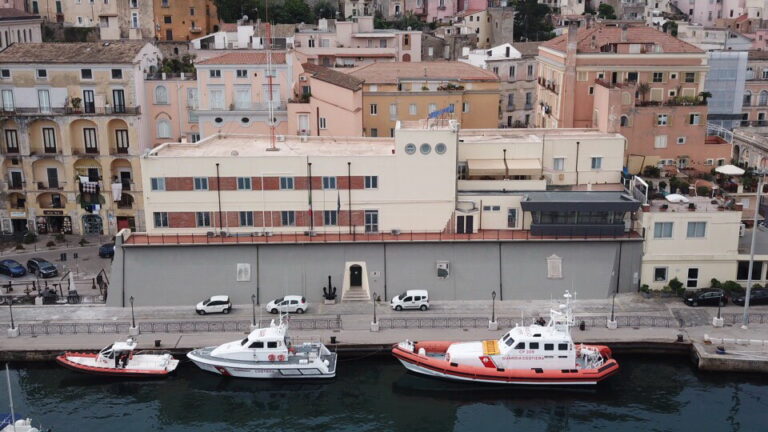 GAETA: SORVOLO ABUSIVO DI DRONE SU AREA PORTUALE, INTERVIENE LA GUARDIA COSTIERA