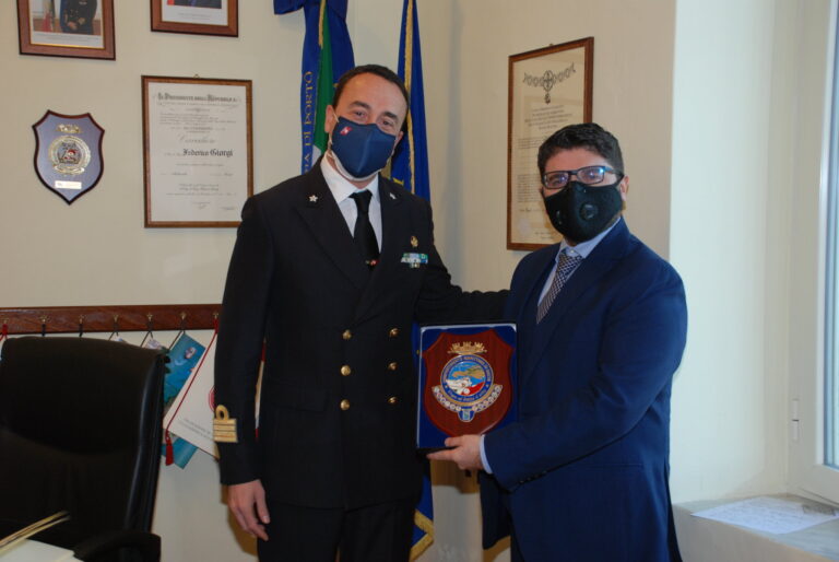 GAETA: IL PRESIDENTE MUSOLINO IN VISITA AL COMANDO GUARDIA COSTIERA E AL COMUNE