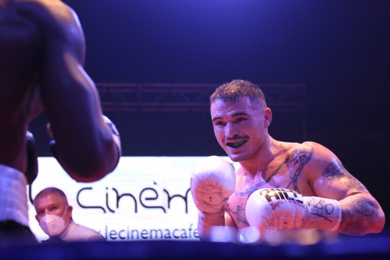 Boxe Magnesi dopo Fondi difende il titolo mondiale contro campione sudafricano