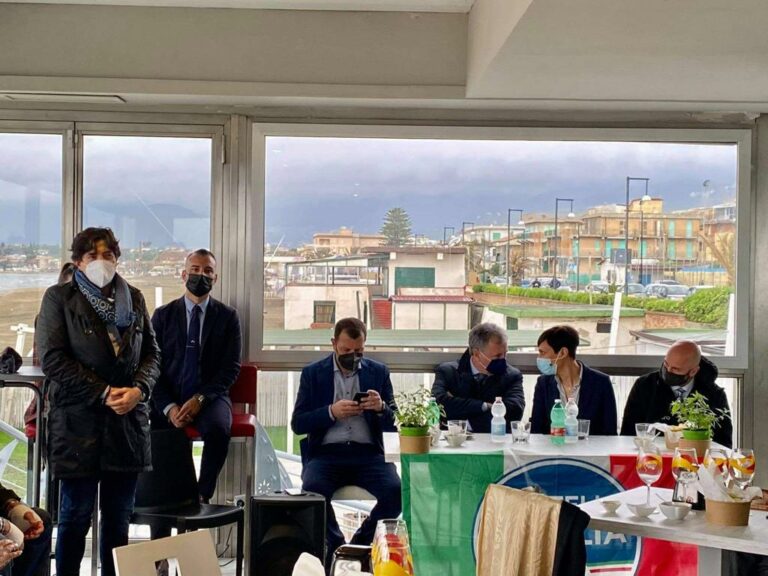 Minturno: Fratelli d’Italia con i suoi big presenta il libro “Fenomeno Meloni”