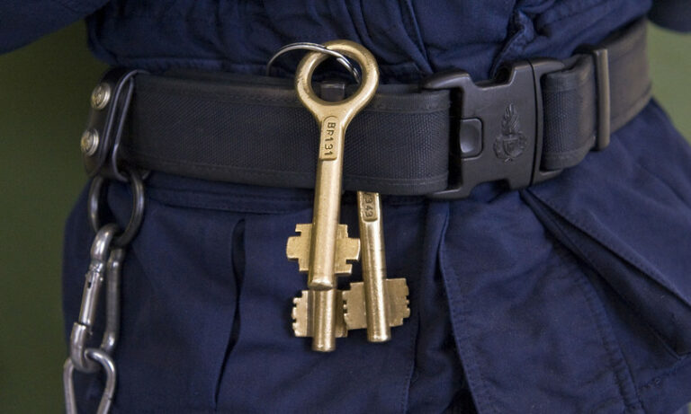 Polizia Penitenziaria: eventuali 52 mele marce non debbono denigrare e danneggiare l’intero corpo