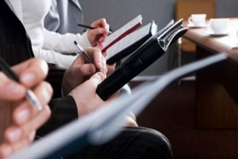 Polizia arresta romeno che aveva pianificato l’omicidio di un giornalista e due fiancheggiatori