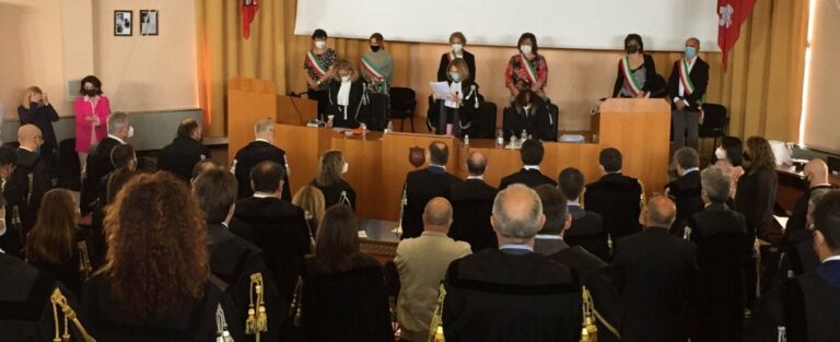 Disastro ambientale all’Ilva di Taranto, condannati i Riva e l’ex governatore della Puglia Niki Vendola