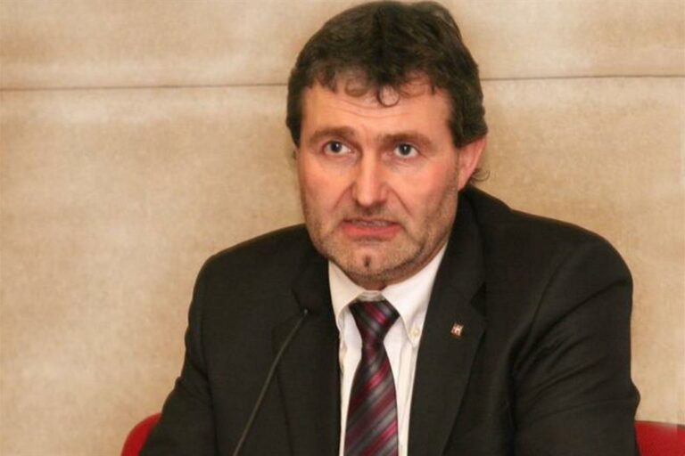 Legge Zan: Senatore PD Mino Taricco impartisce una lezione al suo segretario Enrico Letta