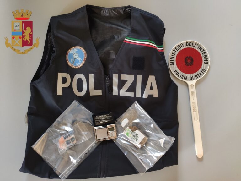 Polizia: Ventunenne pusher spaccia in trasferta nella movida metanfetamina e marijuana