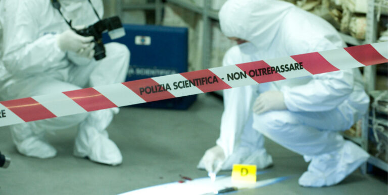 Formia: Nella notte lancio di bottiglia incendiaria contro autovettura parcheggiata, polizia indaga