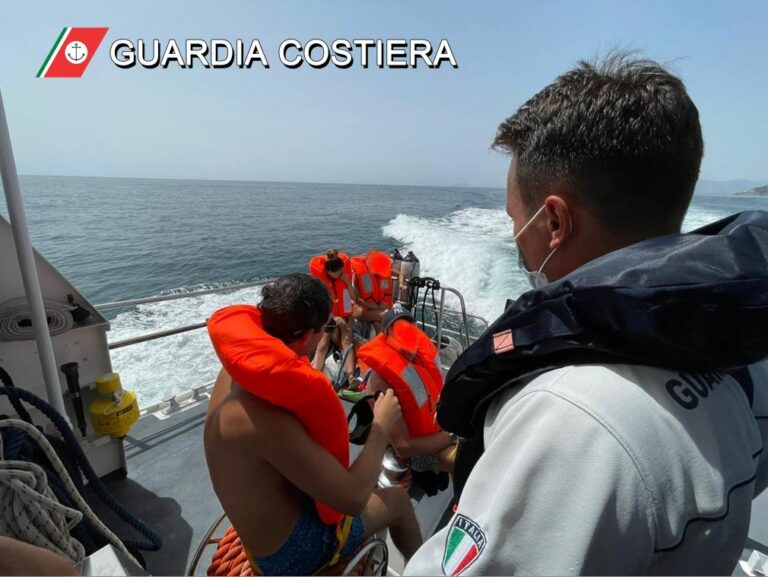 Ponza: soccorso della Guardia Costiera e 118 a imbarcazione con persona in stato di malessere
