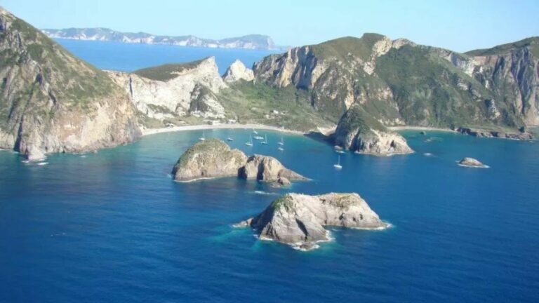 Ponza: Guardia Costiera soccorre al largo di Palmarola imbarcazione con 6 marchigiani a bordo