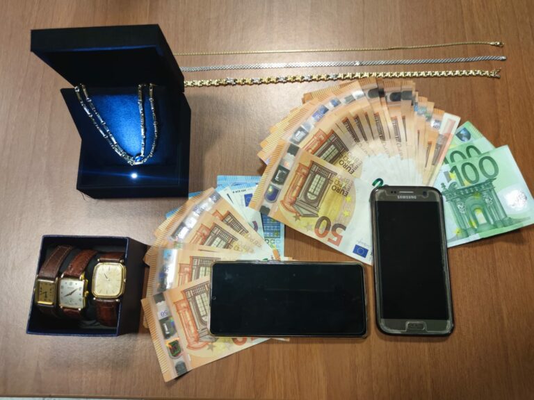 Polizia: marocchino arrestato per spaccio di droga e ricettazione di monili preziosi e orologi di lusso