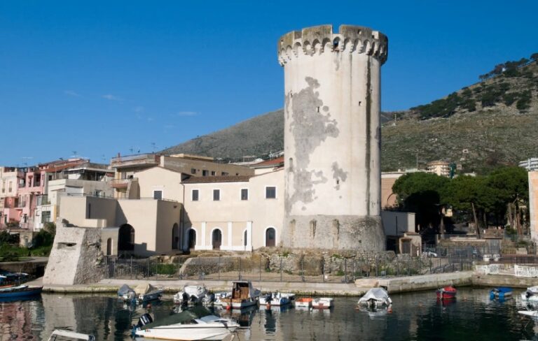 Formia Taddeo: Bonifica area marina Torre di Mola, 41 imbarcazioni ormeggiate abusivamente