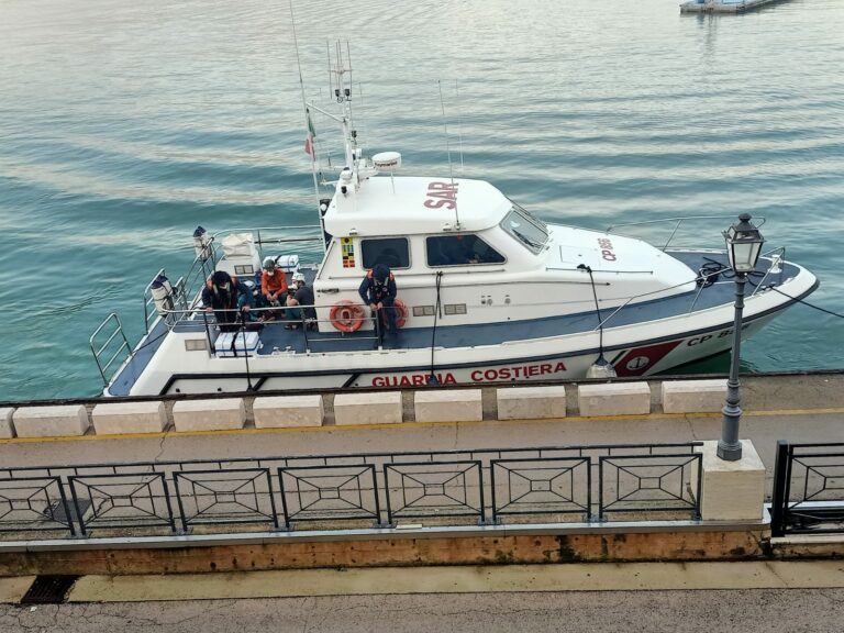 Gaeta: tre rocciatori svizzeri bloccati al di sopra Grotta del Turco salvati dalla Guardia Costiera