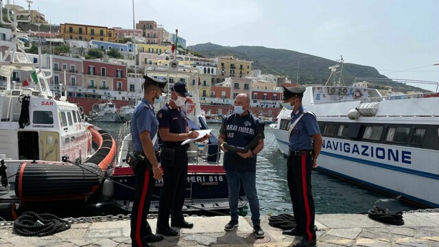 Ponza e Ventotene: Carabinieri NAS su 33 controlli riscontrate 24 irregolarità, sequestrati alimenti per 13.500 euro