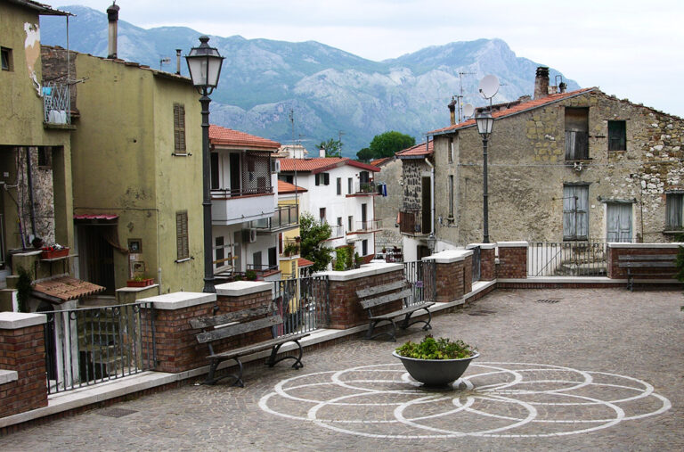 Pulcherini di Minturno: stasera sagra delle pucce salentine con musica e balli in piazza
