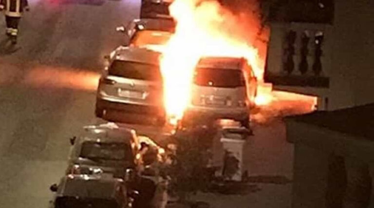 Carabinieri: Quattro autovetture incendiate da una donna 57enne di Sabaudia, arrestata