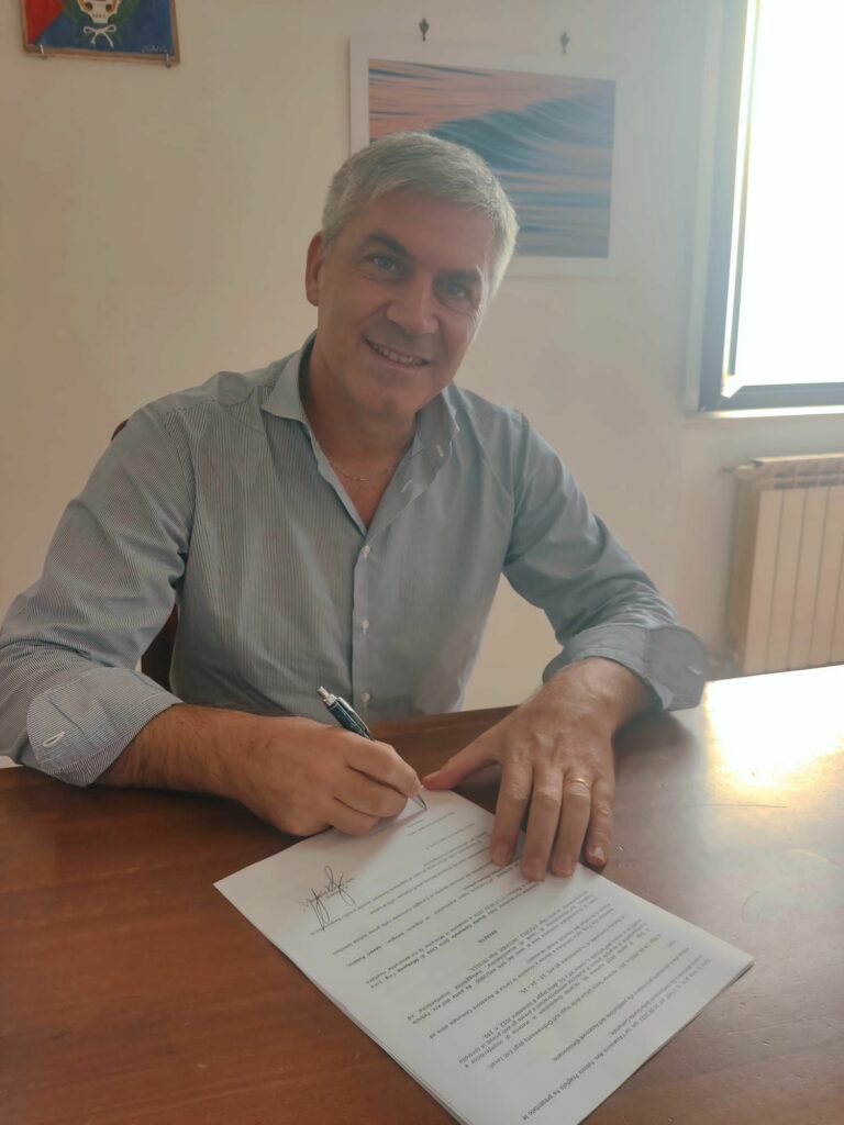 Minturno: avvicendamento, l’assessore Fabiola Praiola passa il testimone a Luca Salvatore