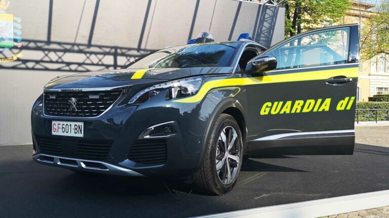 Guardia di Finanza: Scoperta una coltivazione di piante di cannabis gestita da un 34enne