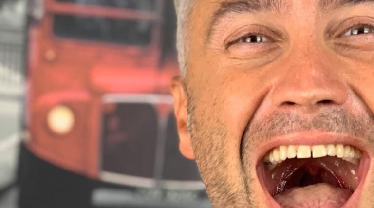 Il professore influencer che spopola tra i giovani presenterà il suo libro “La Fisica che ci piace”