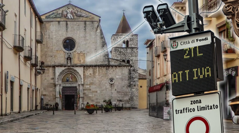 Fondi, ZTL: dal 12 maggio torna la zona a traffico limitato in Piazza Duomo