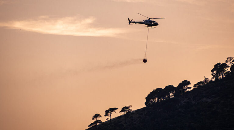 Bruciano le montagne del Golfo di Gaeta e dell’agro Fondano – FOTO