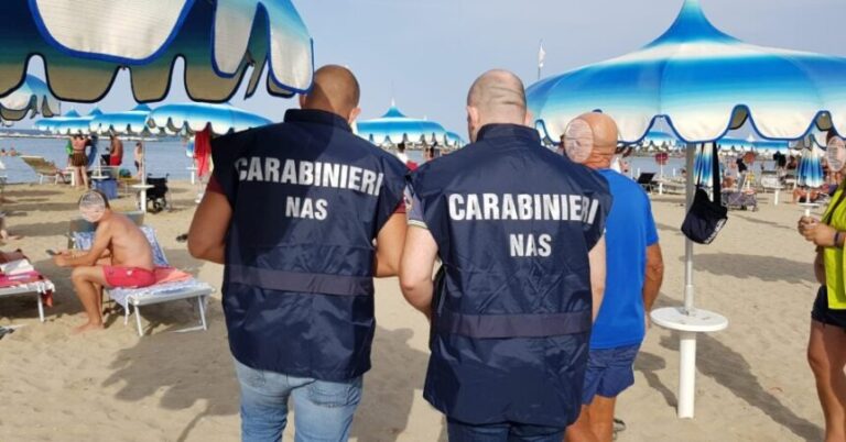 Stabilimenti balneari nella lente dei NAS: chiuse 20 strutture abusive e prive di igiene