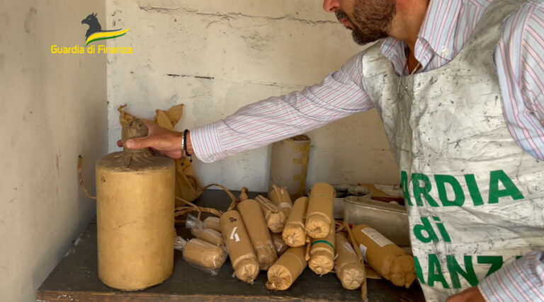 GUARDIA DI FINANZA: SCOPERTA E SEQUESTRATA FABBRICA ABUSIVA DI FUOCHI D’ARTIFICIO