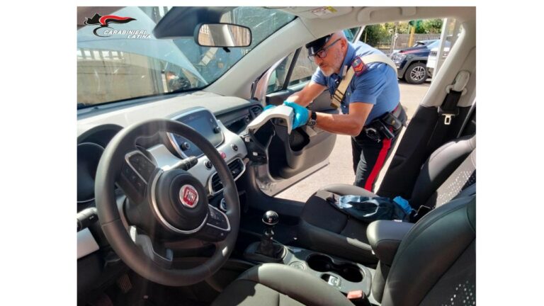 Fondi: 29enne incensurato fermato dai carabinieri di Terracina e arrestato per possesso 14 pistole in auto con matricola abrasa