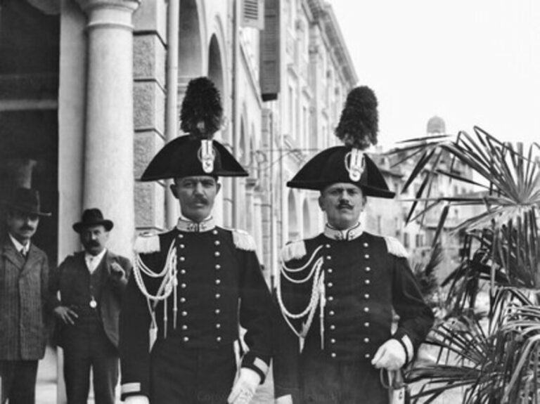 Carabinieri: nostalgia di una volta, autentiche certezze di oggi