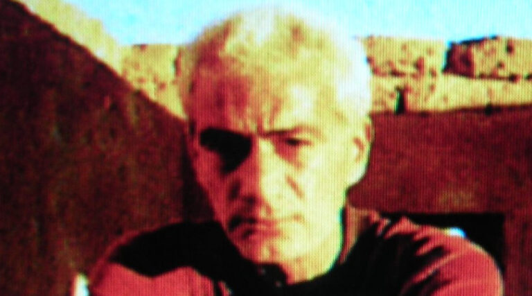 Lo scenografo ponzese Gianni Silvestri, lavorò con Bernardo Bertolucci e altri grandi del cinema