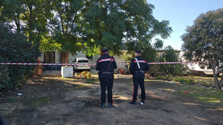 Rinvenuto il cadavere un 30enne. Indagano i Carabinieri