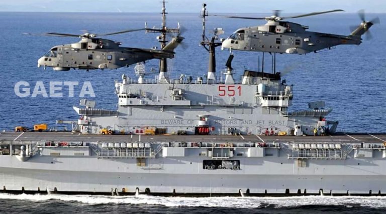 La nave Giuseppe Garibaldi a Gaeta. Visitabile in alcuni giorni e orari