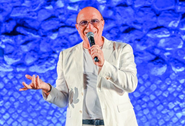 Il grande successo di Gianni Donati con l’omaggio a Franco Califano