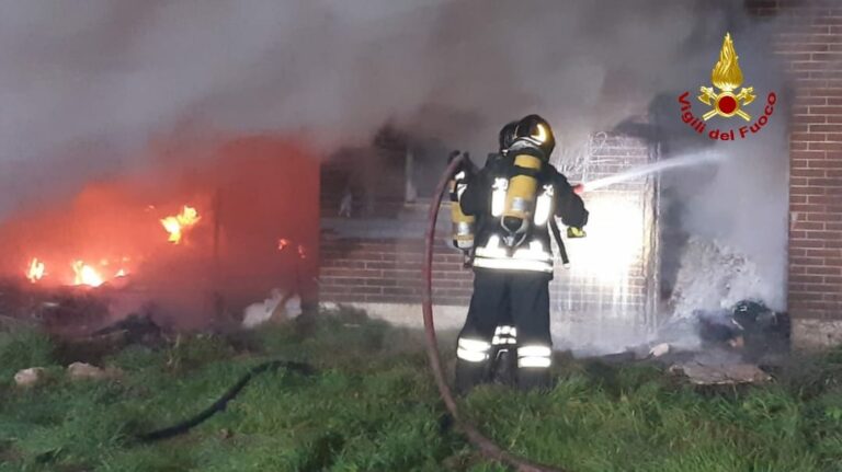 Incendio in Provincia di Latina. Intervengono i vigili del fuoco