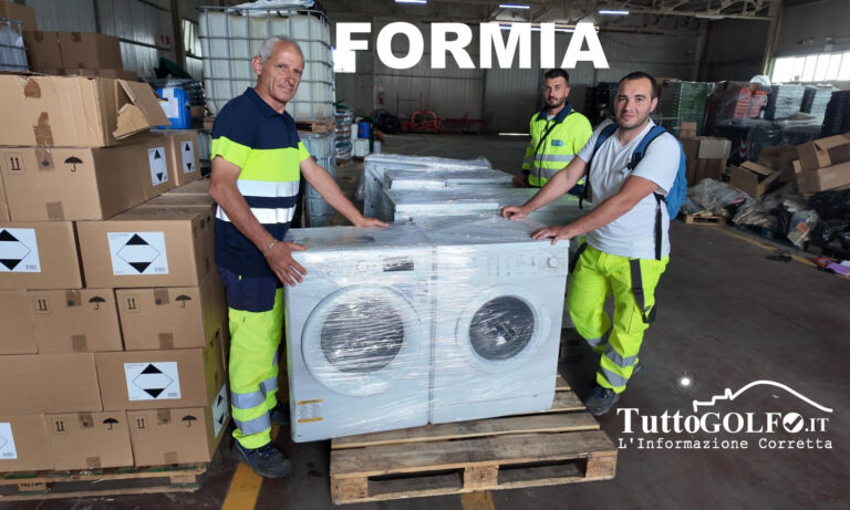 Formia, consegnate altre 8 lavatrici rigenerate alle famiglie in difficoltà
