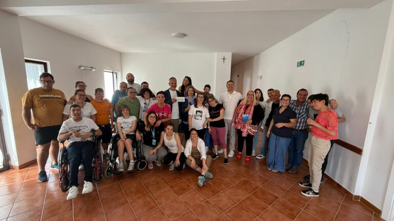 Rotary Club Formia-Gaeta, consegnato alla presenza del sindaco Leccese il ricavato di una raccolta fondi alla Fondazione onlus Don Cosimino Fronzuto