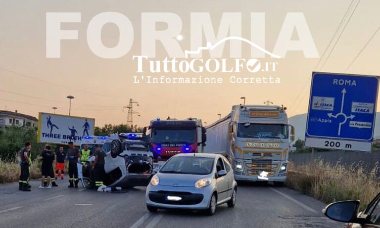 Formia – Incidente al tramonto: utilitaria si ribalta nei pressi della rotonda del centro Itaca