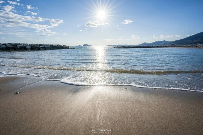 Avete mai “assaporato” le Virtù di Formia? Sette le gusterete nel piatto, molte di più sono da vivere… all’ombra della Bandiera Blu 2025!